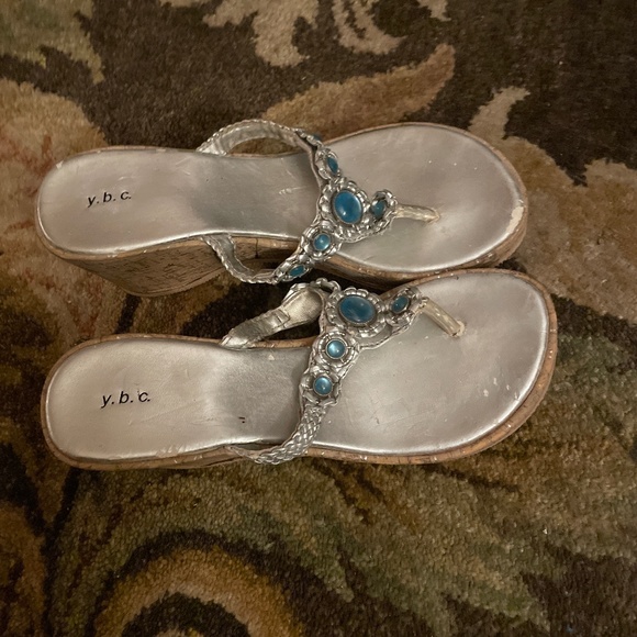 Shoes - Picture 2 of 3